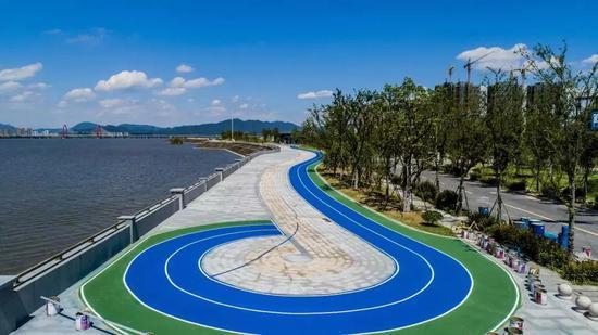 东阳公园塑胶跑步道